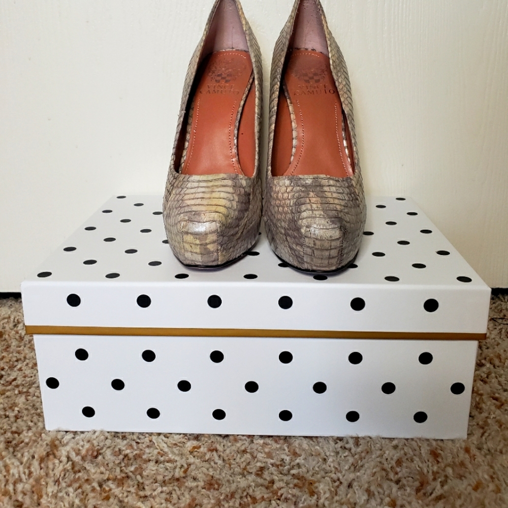 Size 5 Vince Camuto Stilettos